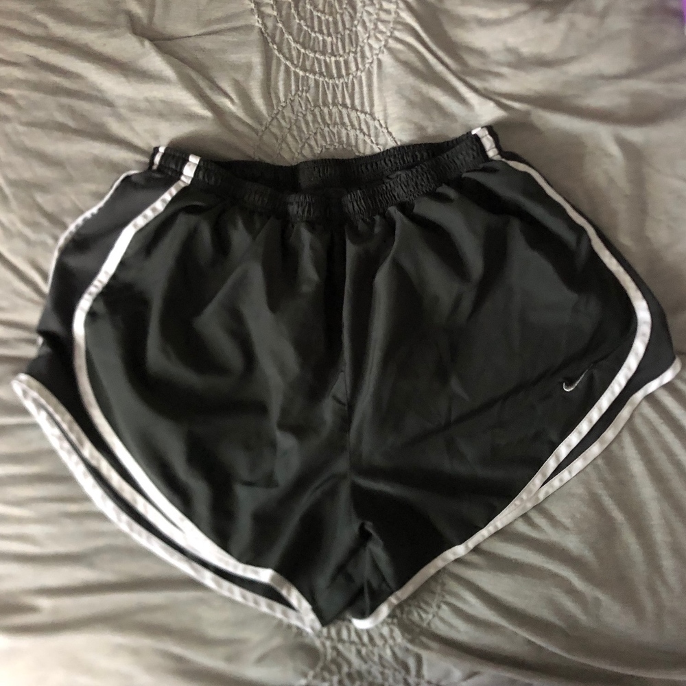 grey nike running shorts